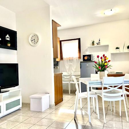 Dimora Di Charme Con Piscina E Giardino,Vicina Alla Spiaggia Сирмионе Екстериор снимка