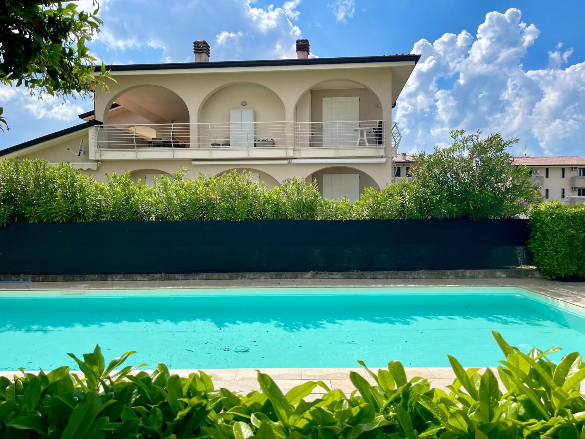 Dimora Di Charme Con Piscina E Giardino,Vicina Alla Spiaggia Сирмионе Екстериор снимка