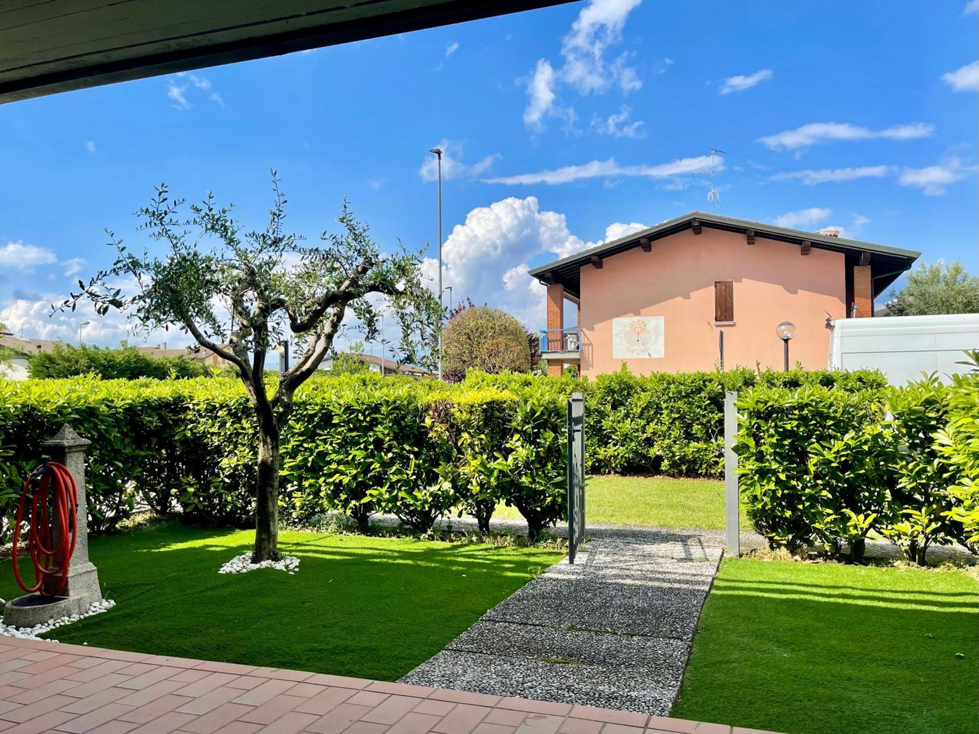 Dimora Di Charme Con Piscina E Giardino,Vicina Alla Spiaggia Сирмионе Екстериор снимка